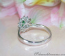 Smaragd Ring mit Diamanten in Weißgold