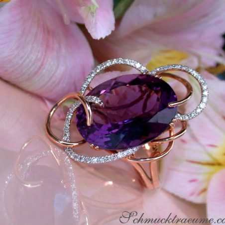 Extraordinary Amethyst Ring with Diamonds