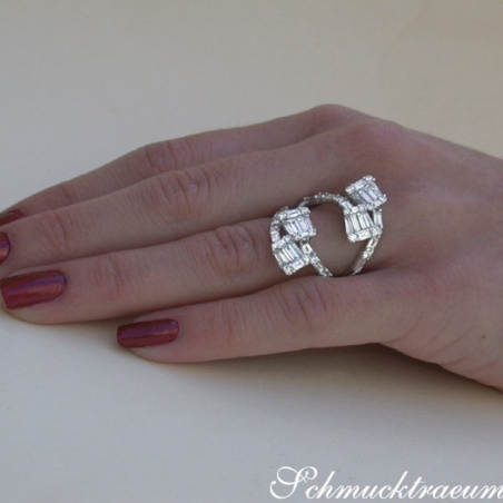 Extravagant Diamond Ring in Whitegold 18k