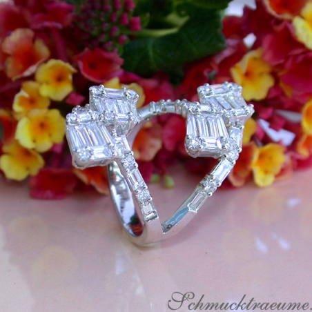 Extravagant Diamond Ring in Whitegold 18k