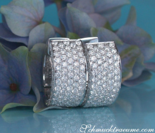 Timeless Diamond Earrings in Whitegold 18k