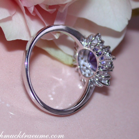 Feminine Snowflake Style Tanzanite Ring with Diamonds