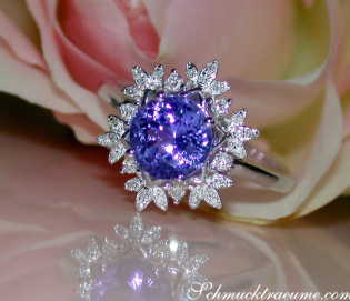 Feminine Snowflake Style Tanzanite Ring with Diamonds