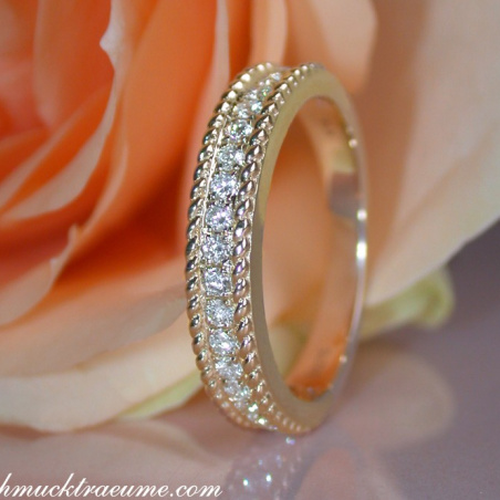 Pretty Diamond Rope Band