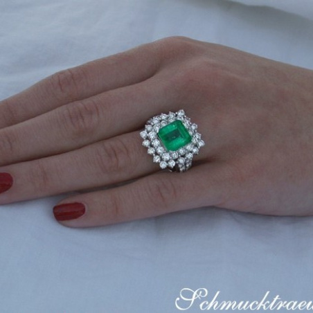 Smaragd Ring mit Brillanten in Weißgold