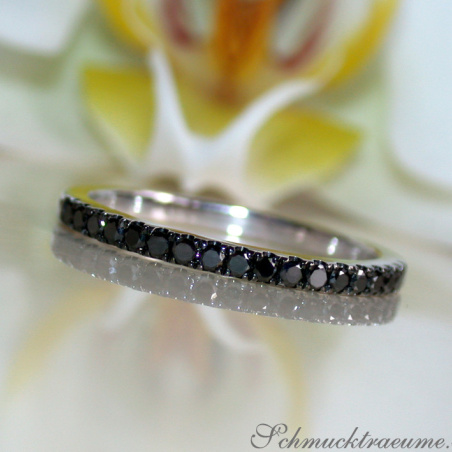 Memory Ring mit schwarzen Diamanten