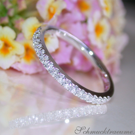 Cute Diamond Eternity Ring in White gold 14k