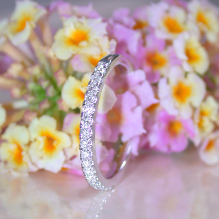 Cute Diamond Eternity Ring in White gold 14k