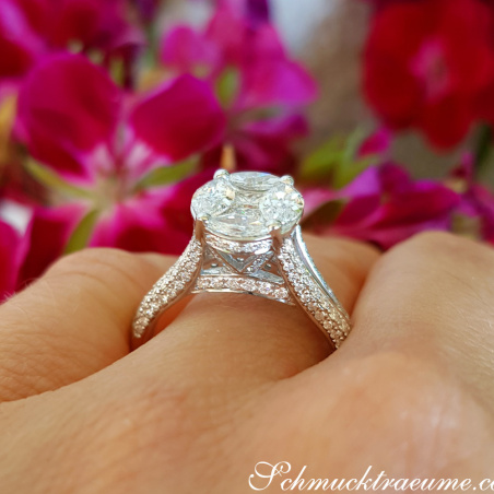 Exquisite "Illusion Design" Diamond Ring