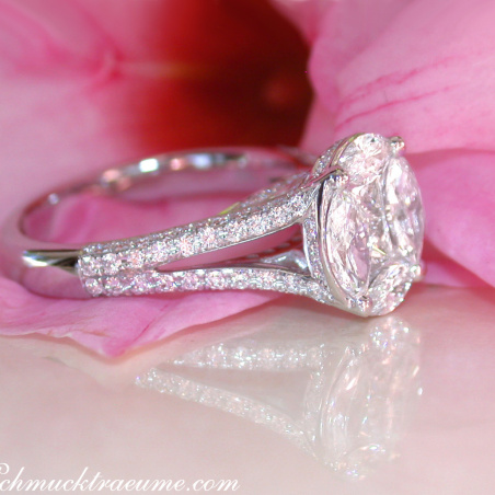 Exquisite "Illusion Design" Diamond Ring