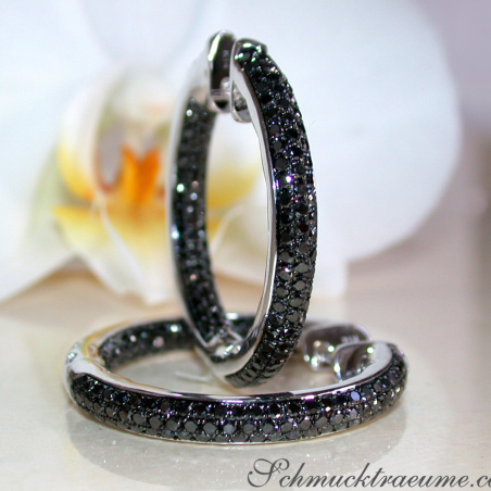 Stattliche Creolen mit schwarzen Diamanten
