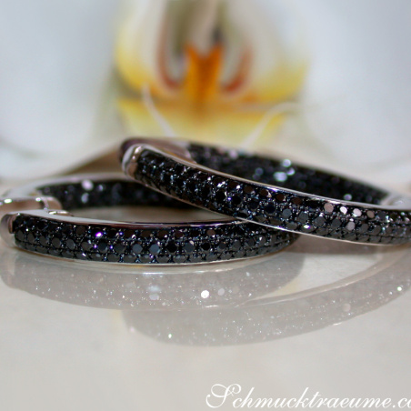 Stattliche Creolen mit schwarzen Diamanten || Schmucktraeume.com
