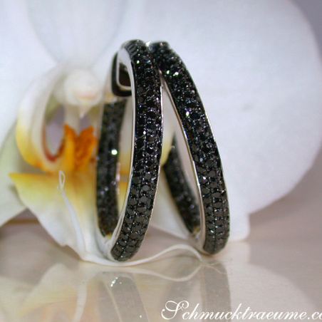 Stattliche Creolen mit schwarzen Diamanten