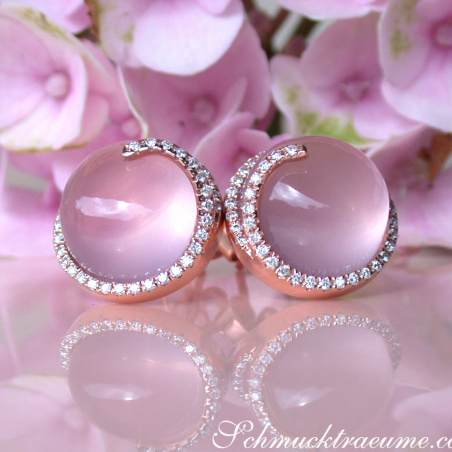 Rosenquarz Ohrstecker mit Diamanten in Roségold
