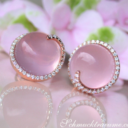 Rosenquarz Ohrstecker mit Diamanten in Roségold